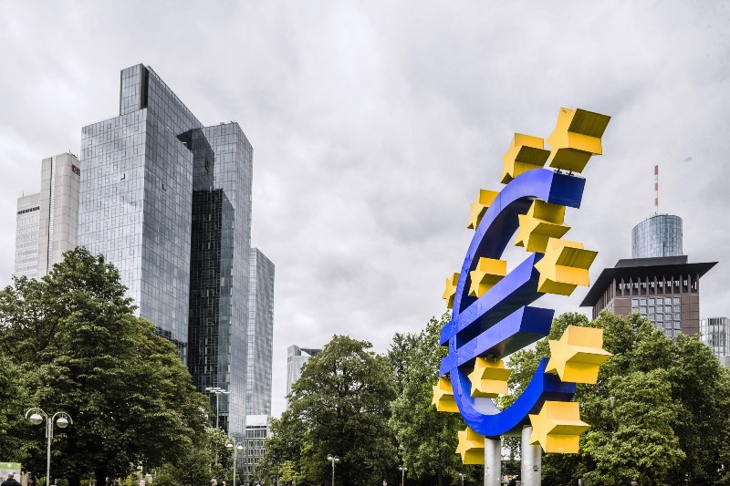 BCE aponta riscos elevados à estabilidade financeira