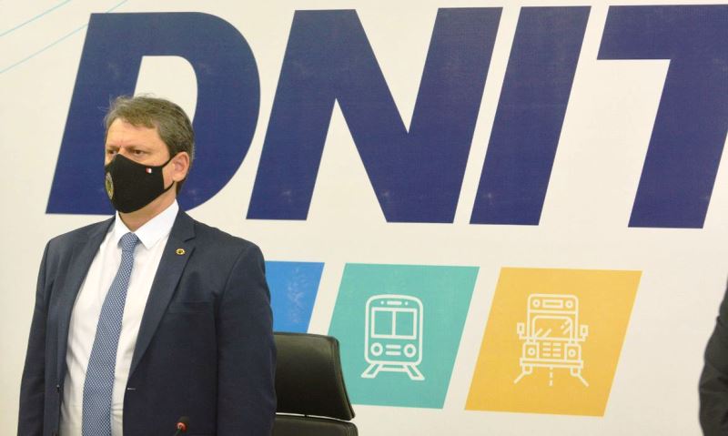 País passa por ampla transformação, avalia ministro