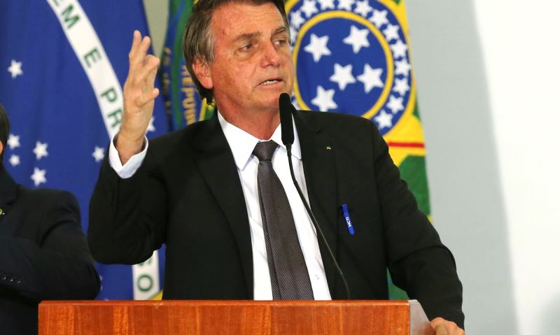 Bolsonaro sanciona MP da Eletrobras com 14 vetos