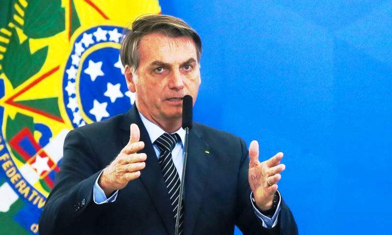 Bolsonaro sanciona lei que majora CSLL