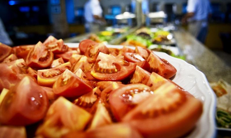 Despesa por pessoa com alimentação no Brasil era R$ 209