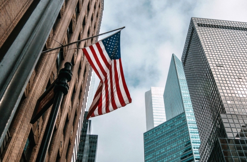 Nos EUA, índice de atividade industrial Empire State cai a 18,3