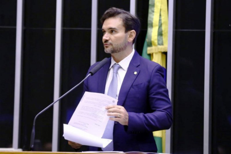 Relator propõe gatilho para queda do IRPJ na reforma tributária