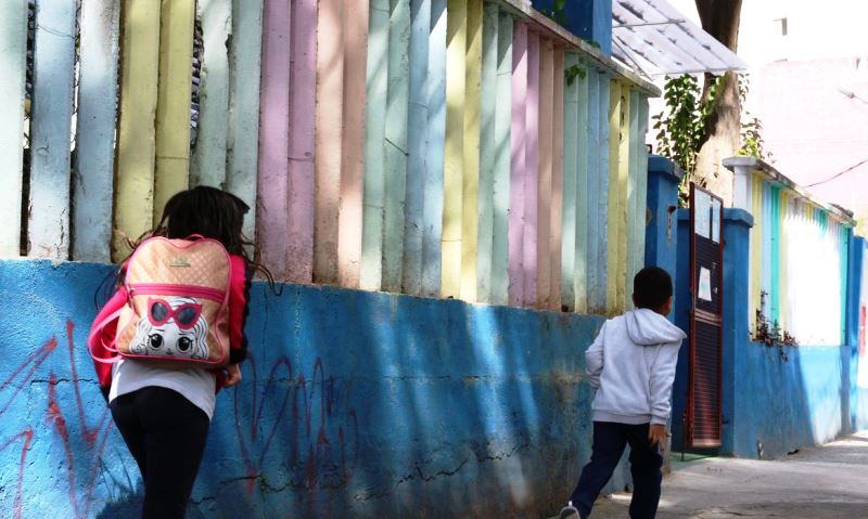Estratégias para vacinar adolescentes contra a Covid-19 devem envolver ambiente escolar