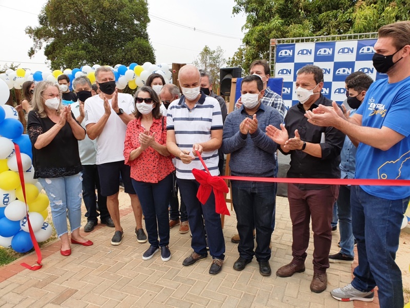 Praça Maria Divina Borges é entregue no Jardim Santa Felícia