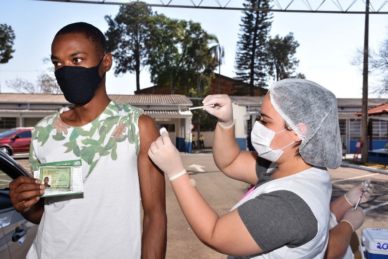 São Carlos antecipa intervalo da 2ª dose da Pfizer para 21 dias