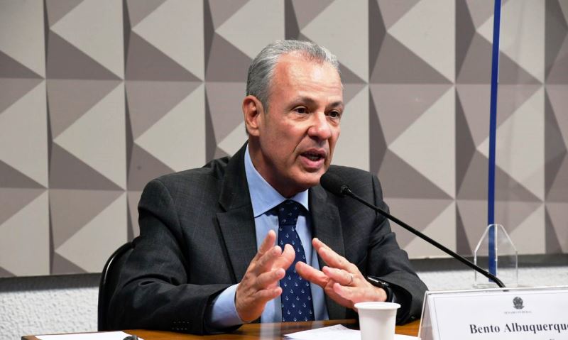 Ministro diz que preço do petróleo ainda vai subir mais