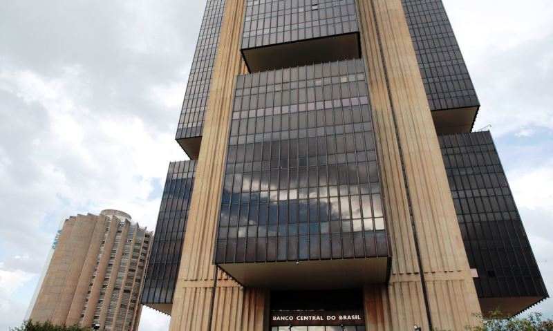 Banco Central atualiza cartilha financeira para migrantes e refugiados