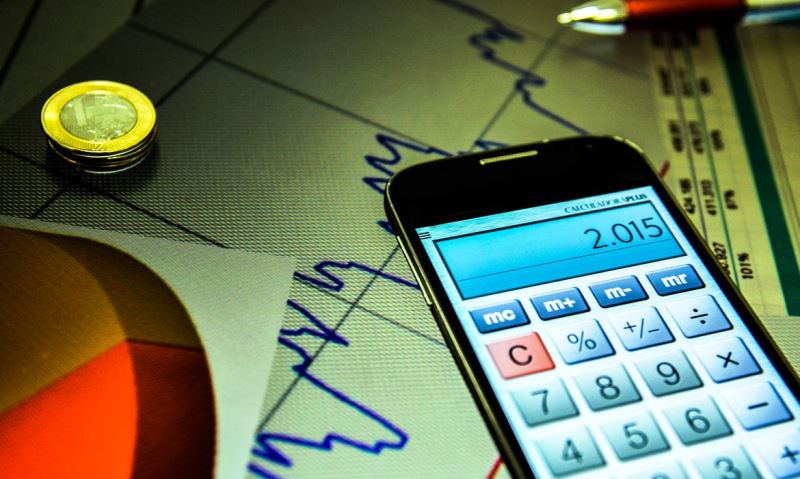 Atividade econômica cai 0,40% em outubro