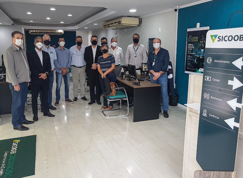 Dirigentes da Central Cecresp visitam unidades Sicoob Crediacisc