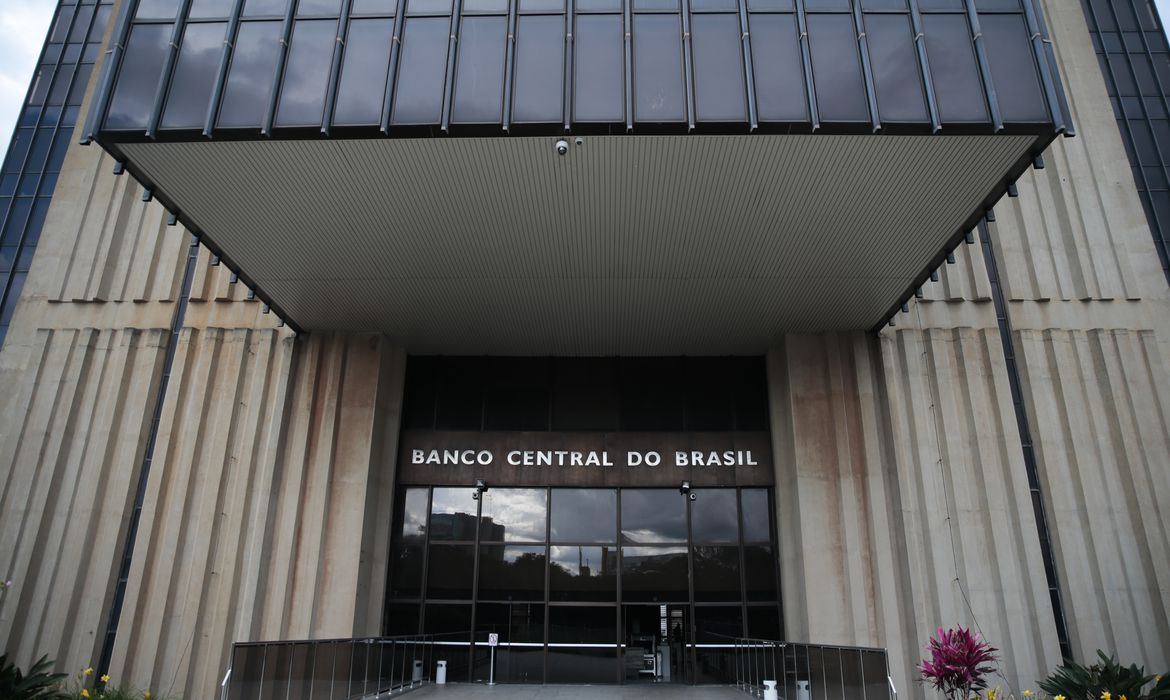 Mercado diminui projeção para crescimento da economia