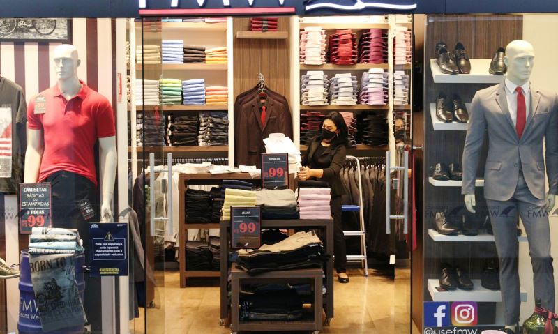 Confiança do comércio cai em fevereiro