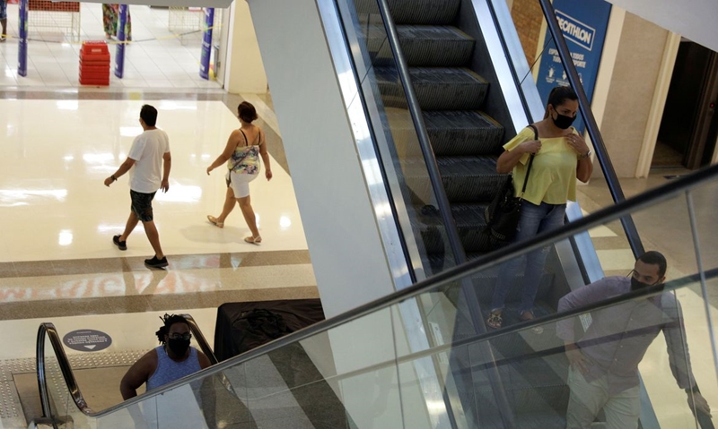 Confiança empresarial recua pelo quarto mês consecutivo