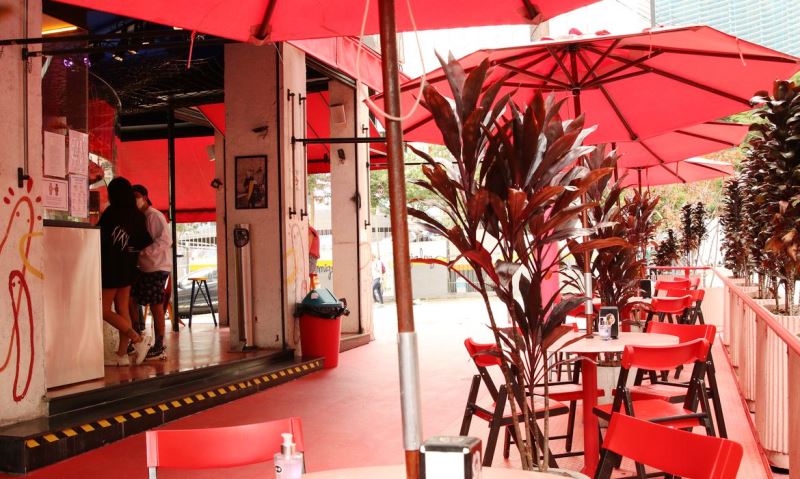 Três em quatro restaurantes tiveram afastamento por Covid-19 ou gripe