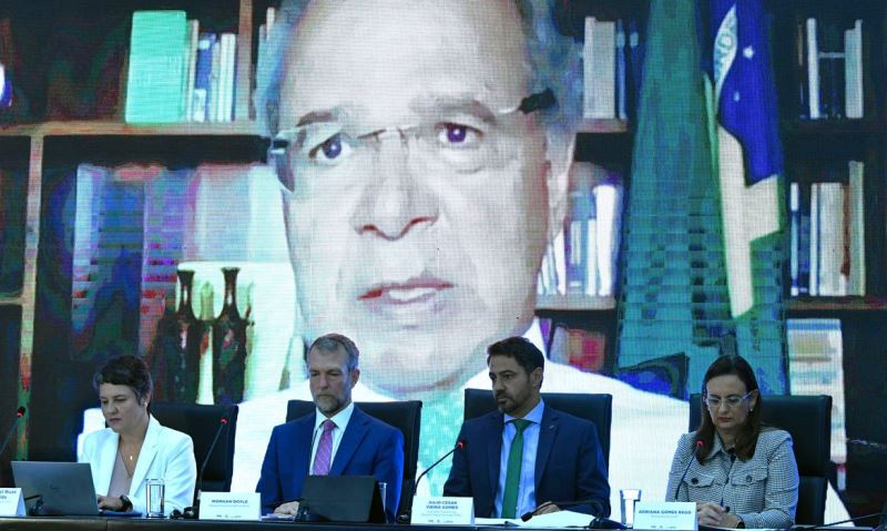 Ministro diz que Brasil pode se beneficiar da crise internacional