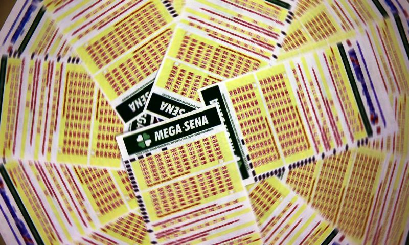 Mega-Sena acumula e deve pagar R$ 36 milhões no sorteio de terça-feira