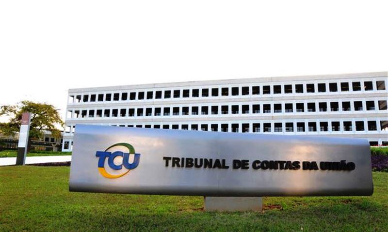 Ministro do TCU suspende compra de kits de robótica pelo FNDE