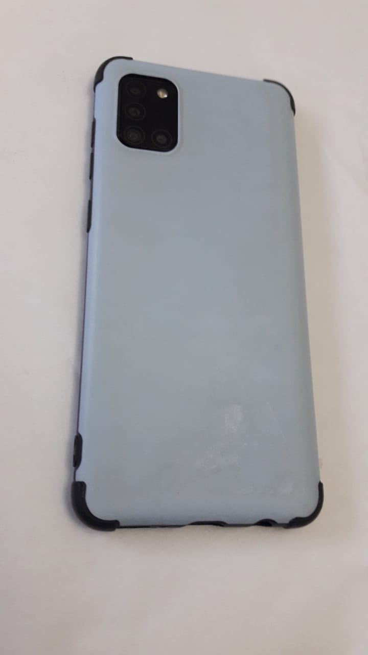 Homem é preso por tentativa de furto de celular