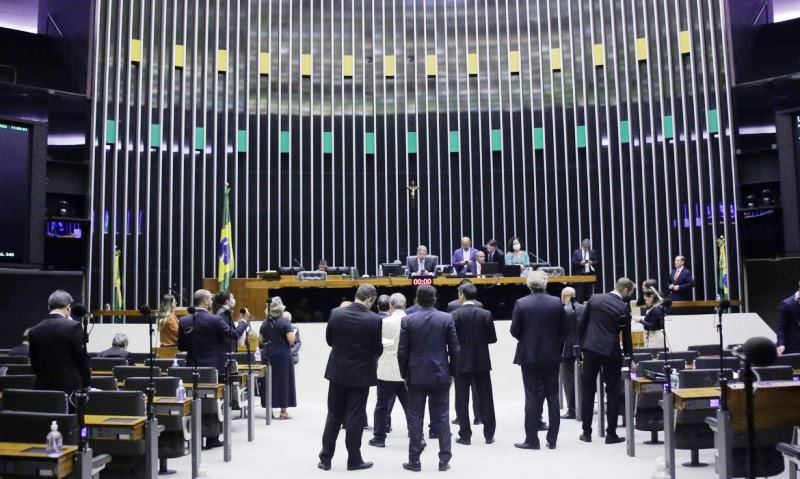 Câmara aprova limite de alíquota de ICMS sobre combustíveis