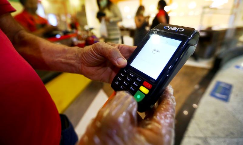 Percentuais de endividados e inadimplentes são os maiores