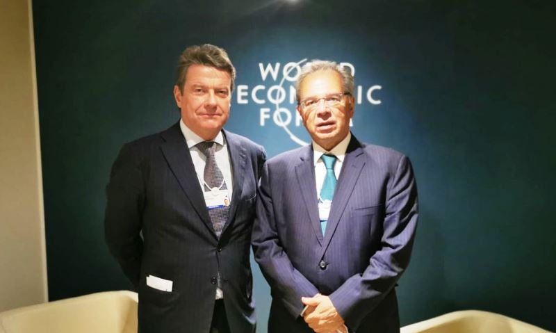 Ministro Guedes reforça confiança na economia e na democracia do país