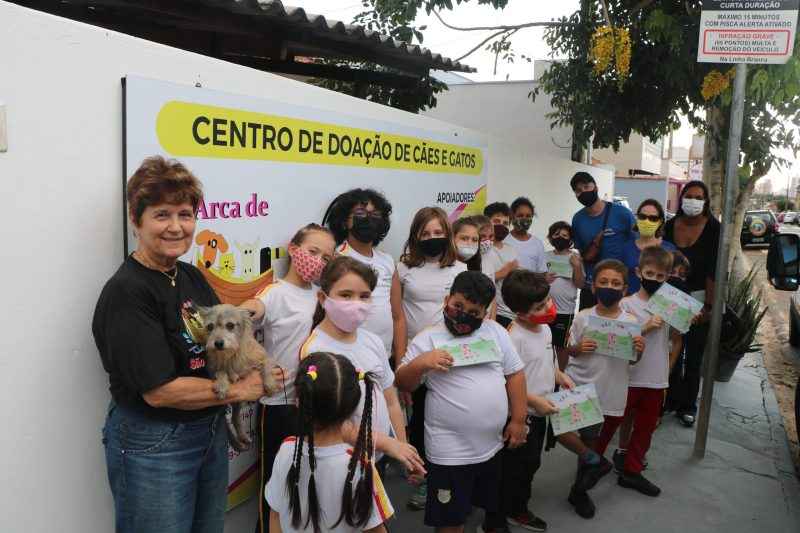 Arca de São Francisco recebe visita e doações do Colégio Passatempo