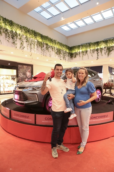 Morador de Ribeirão Preto ganha automóvel zero quilômetro em sorteio de campanha de Dia das Mães do RibeirãoShopping