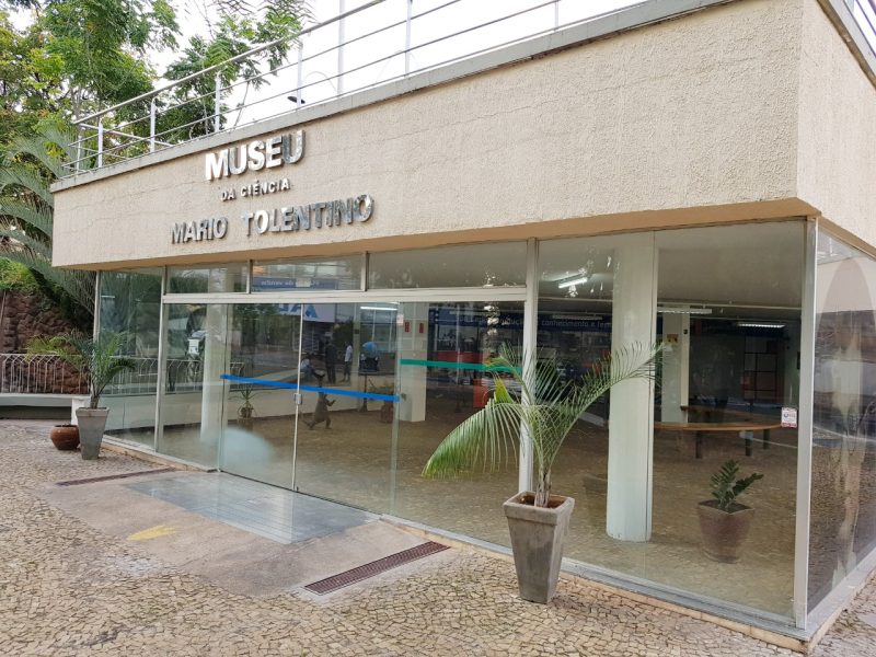 Museu da Ciência ganha pintura na fachada para receber visitantes na Semana da Óptica de 2022