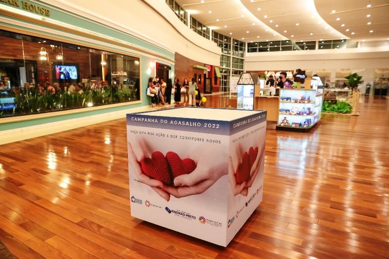 RibeirãoShopping e ShoppingSantaÚrsula participam da Campanha do Agasalho 2022