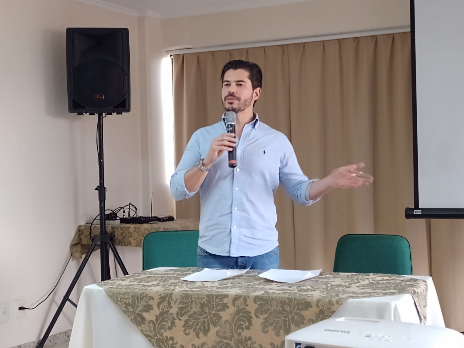 Deputado Federal Júnior Bozzella visita São Carlos