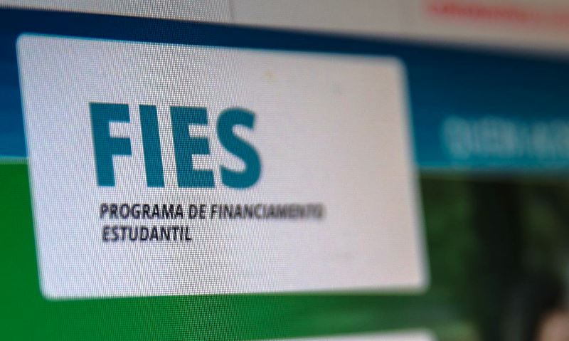 Lei que permite renegociação de dívidas do Fies é sancionada