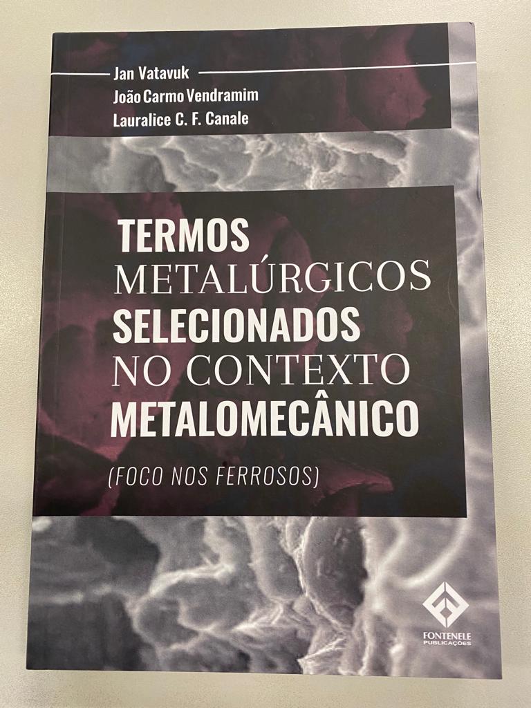 Professora é coautora de ‘minienciclopédia’ sobre nomenclatura usada na área metalomecânica