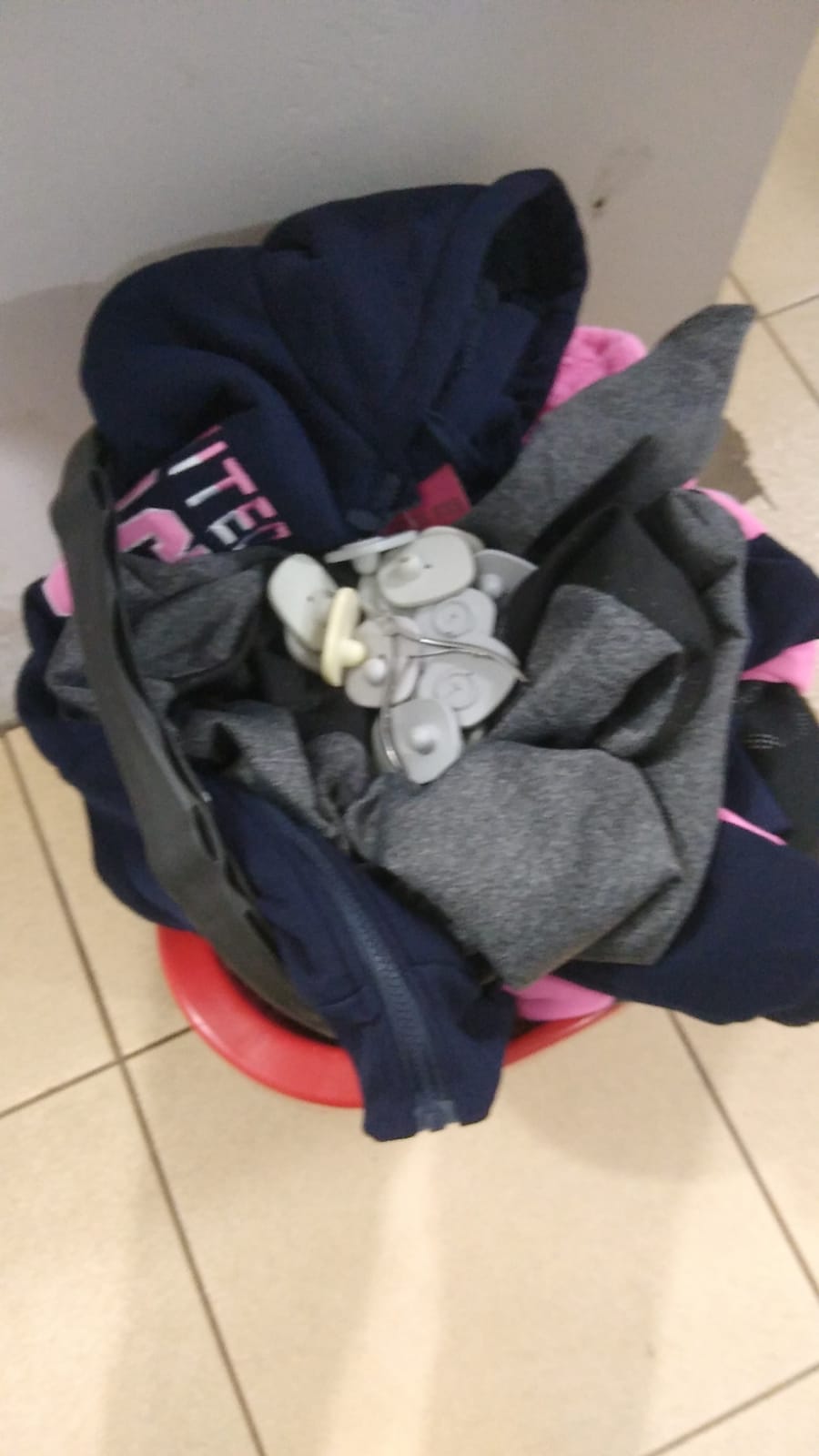 Mulher é detida por tentativa de furto em loja
