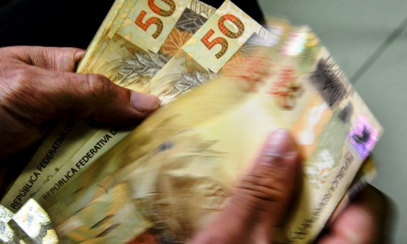 Governo edita MP que abre crédito para pagamento de auxílios