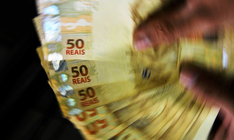 Arrecadação federal fecha em R$ 181,04 bilhões