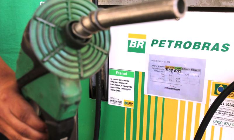 Petrobras anuncia redução no preço da gasolina