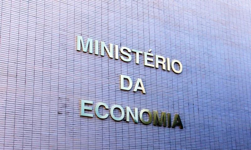 Governo reduz IPI de produtos fabricados no Brasil