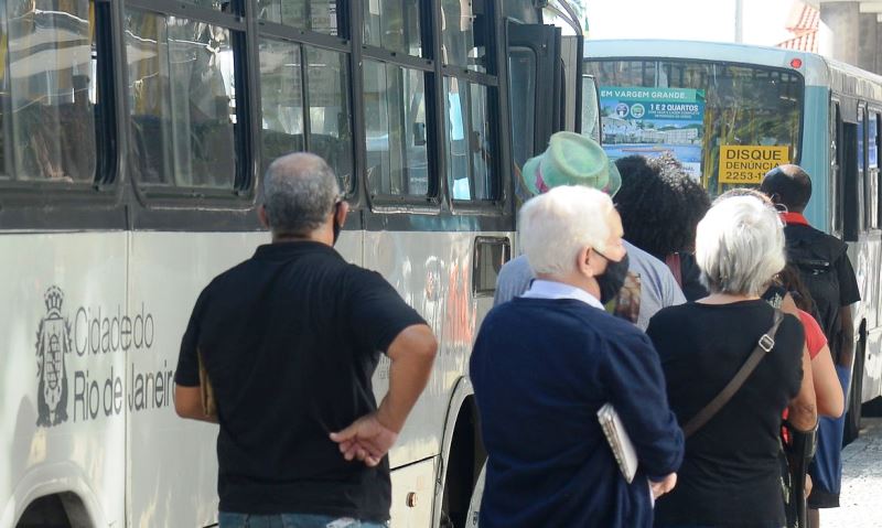 Estados e municípios podem solicitar gratuidade no transporte público
