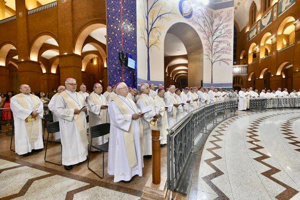 Papa não era ‘progressista’ e cardeais farão escolha que ‘momento exige’
