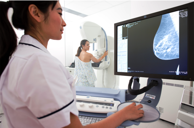 Clínica do Centro Médico RibeirãoShopping realiza exames gratuitos de mamografia