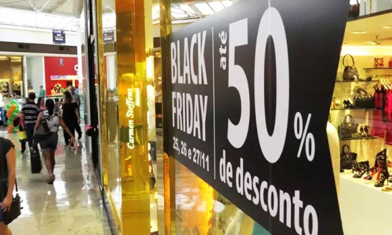 Varejo está 2,6% acima do pré-pandemia e 3,6% abaixo do pico de outubro de 2020