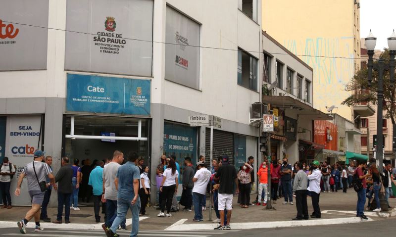 Indicador de tendências do mercado de trabalho cai em janeiro