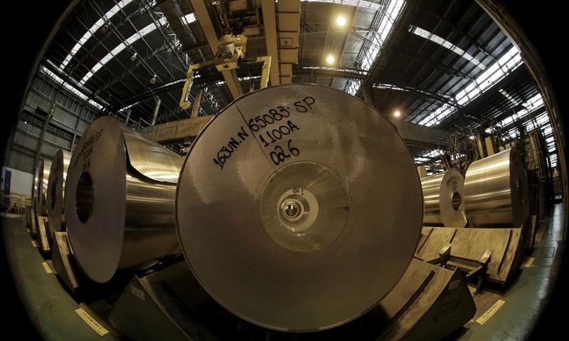 Produção industrial em 2022 cai em oito de 15 locais pesquisados