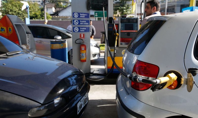 Petrobras reduz preço de gasolina e diesel para distribuidoras