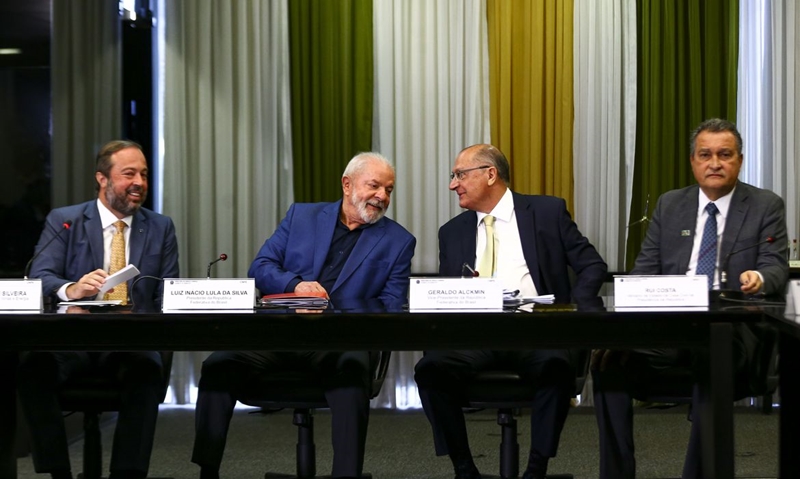 Governo cria programa para aumentar competitividade do gás natural