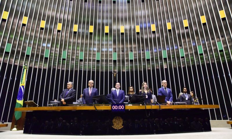 Indústria pede reforma tributária e modernização do setor elétrico