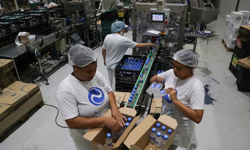 Indústria tem queda na produção e no emprego