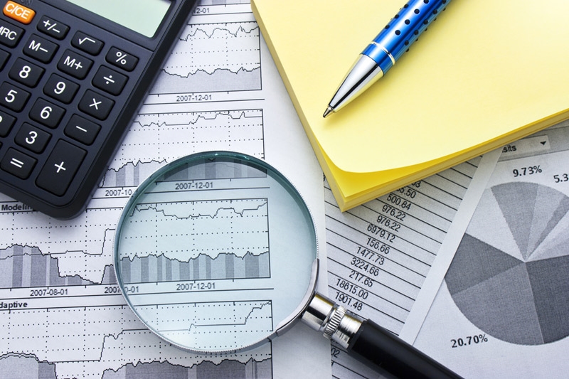 Inflação menor nos EUA fortalece apostas de corte do Fed e derruba DIs