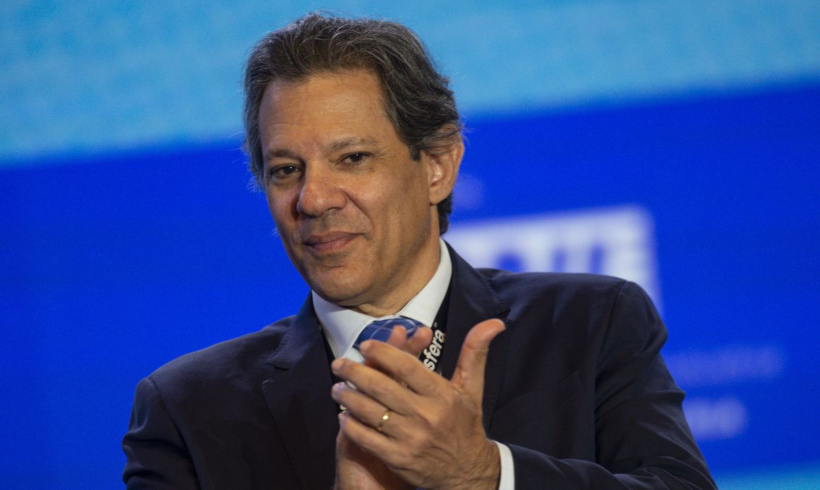 “Bom a caminho do ótimo”, diz Haddad