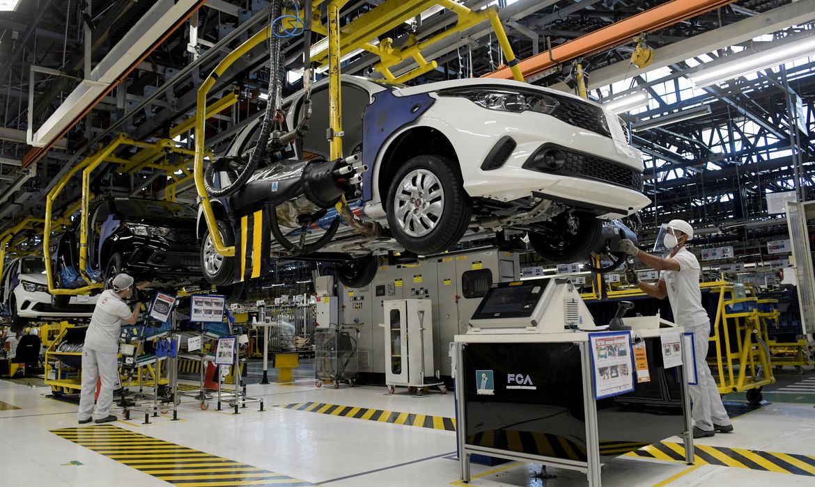 Atividade econômica tem alta de 0,44% em julho